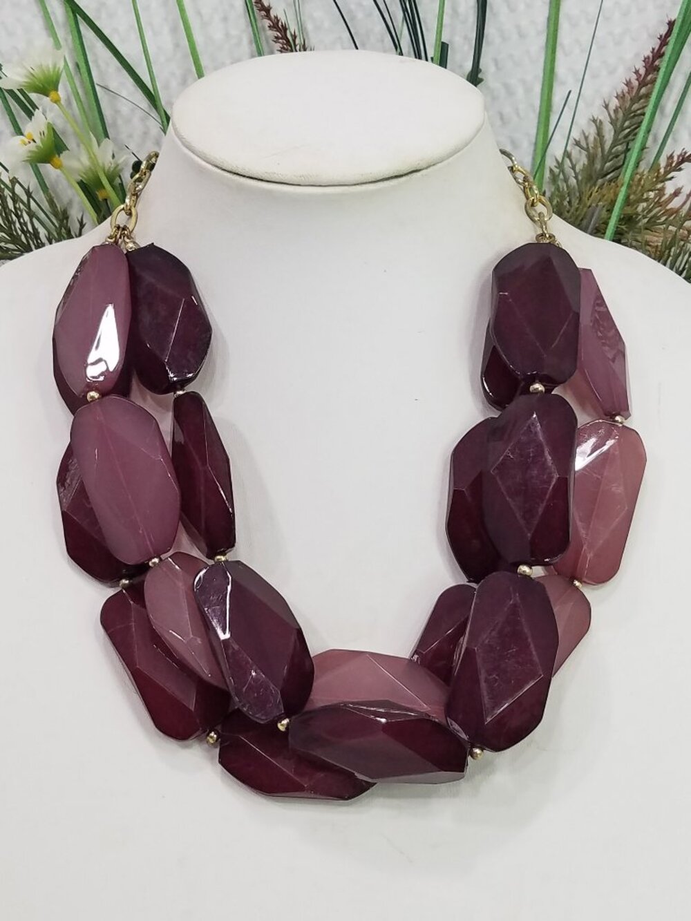 Large Chunky Burgundy & Dusty Rose Acrylic Bead Necklace Gold Tone Choker